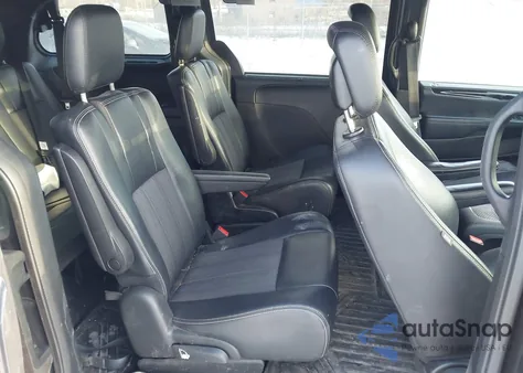 2015 Chrysler Town & Country S z USA, uszkodzony, nr VIN 2C4RC1HG7FR505912